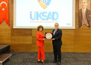 ÜKSAD Aylık Olağan Toplantımızda Yazar Sn. HÜLYA MUTLU’yu misafir ettik.