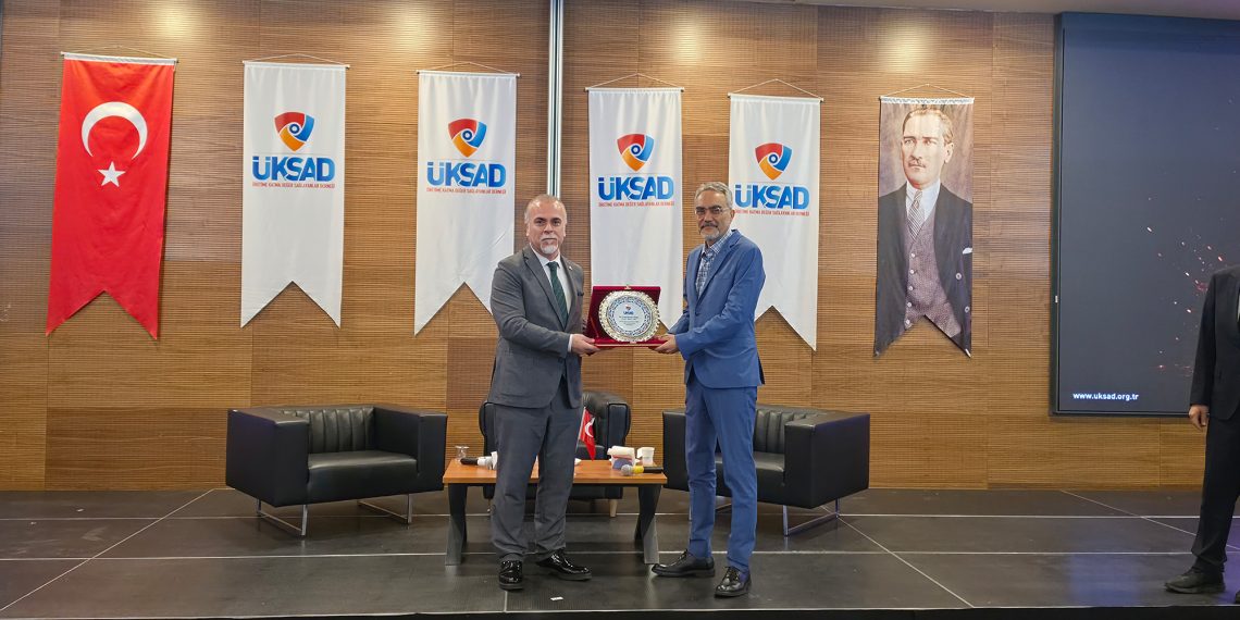 Aylık Olağan Toplantımızda Yazar Sn. CEMİL ŞİNASİ TÜRÜN’ü misafir ettik.